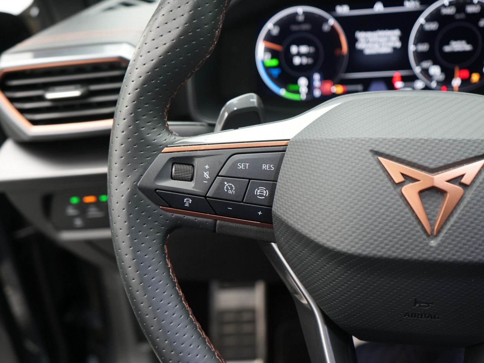 Cupra Formentor VZ e-Hybrid NAVI VIRT AHK ACC LEDER