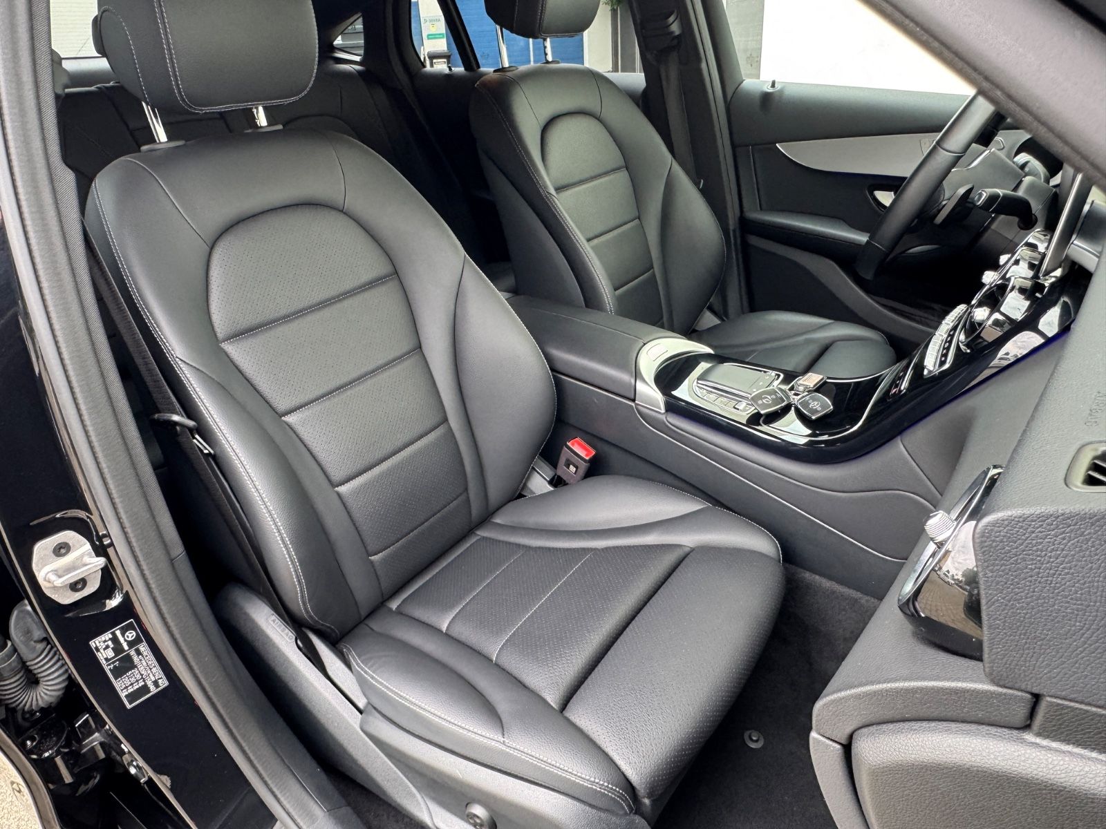 Mercedes-Benz GLC 300 d 4-Matic Business - Samsaru's Car Outlet