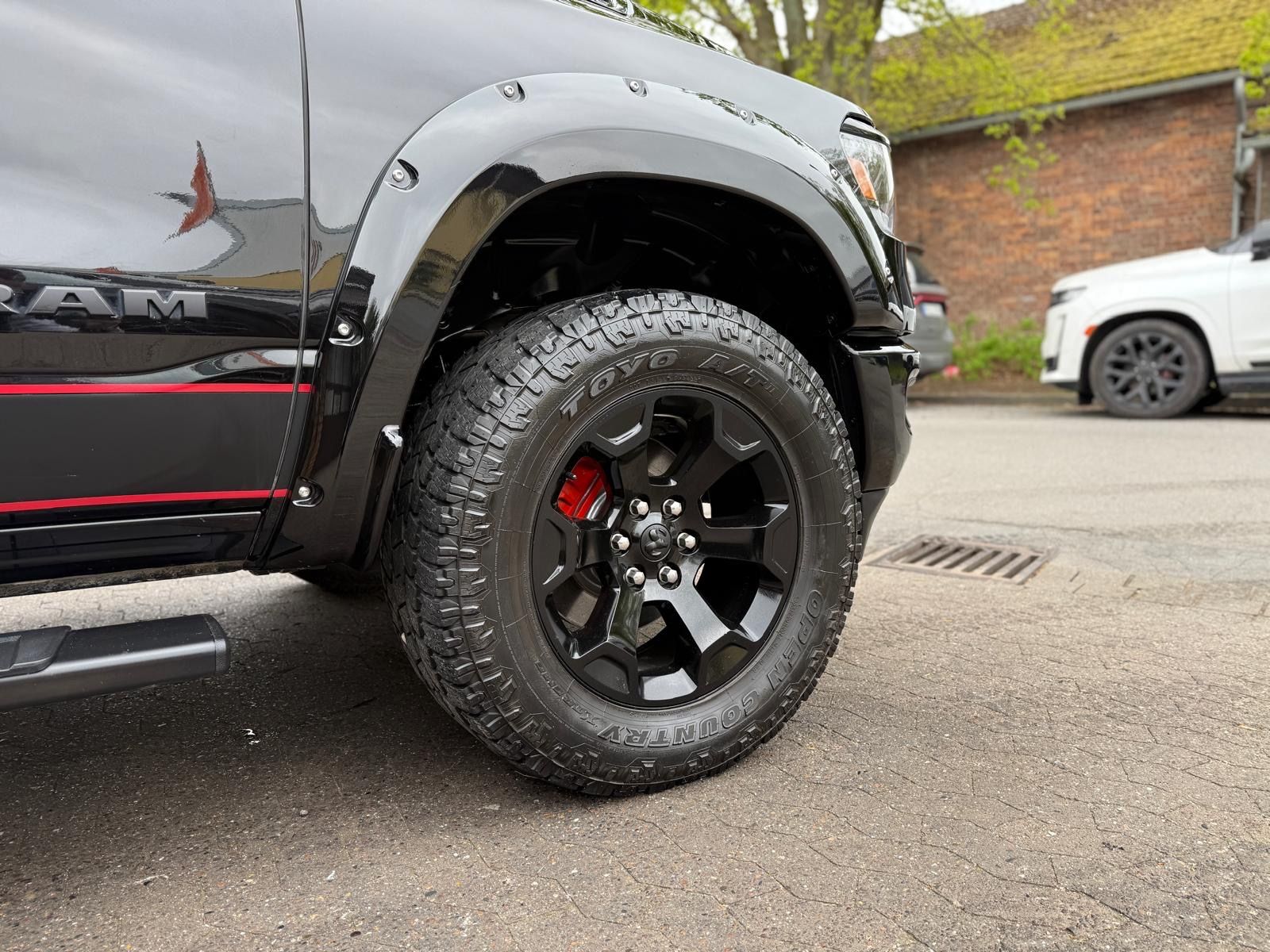 Dodge V8*5.7*4X4*OFFROAD*AHK*NAVI*ROLLBAR*PDC*GARANTIE