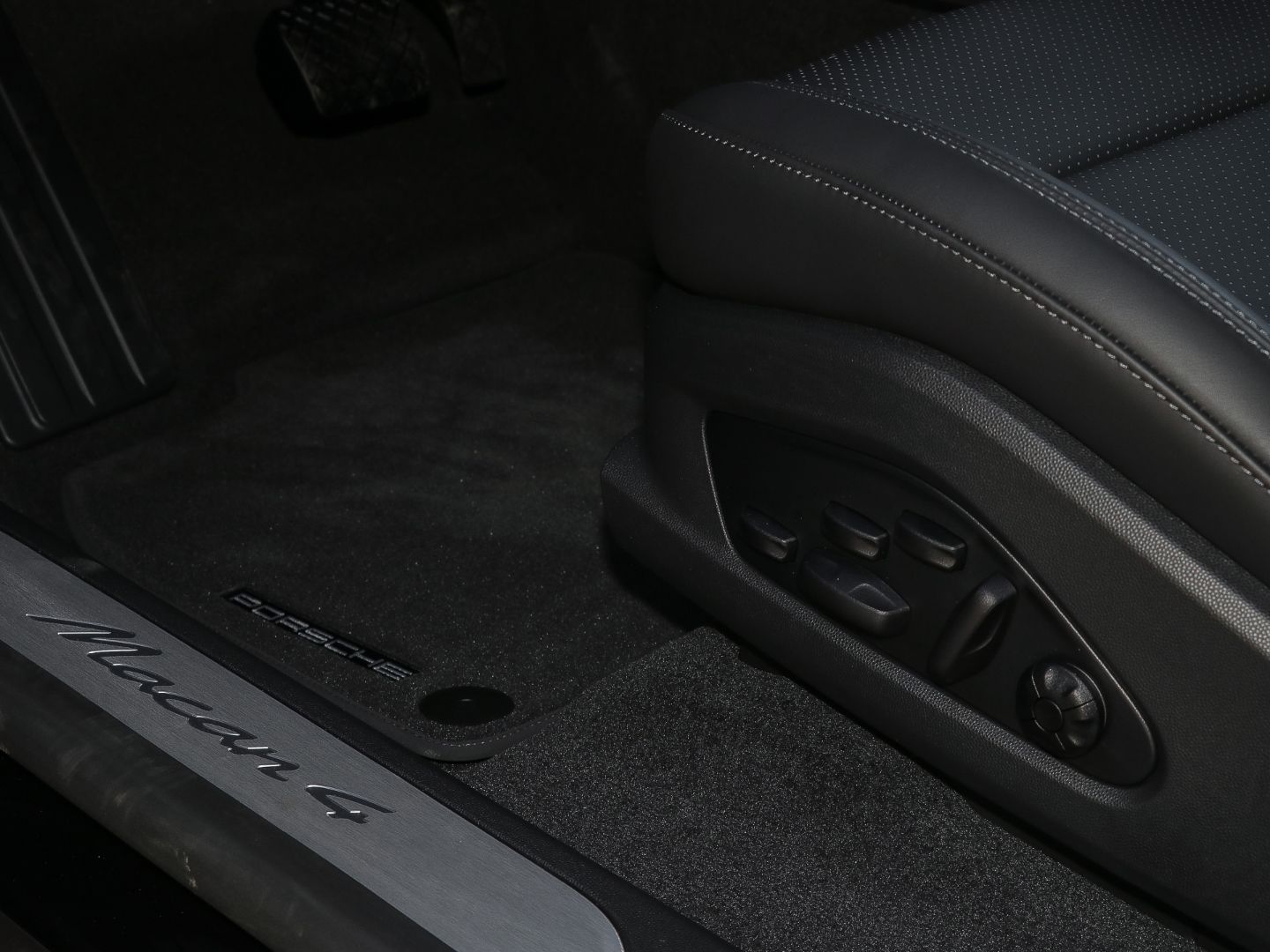 Porsche Macan 4 BOSE Luftfederung Panorama LED-Matrix