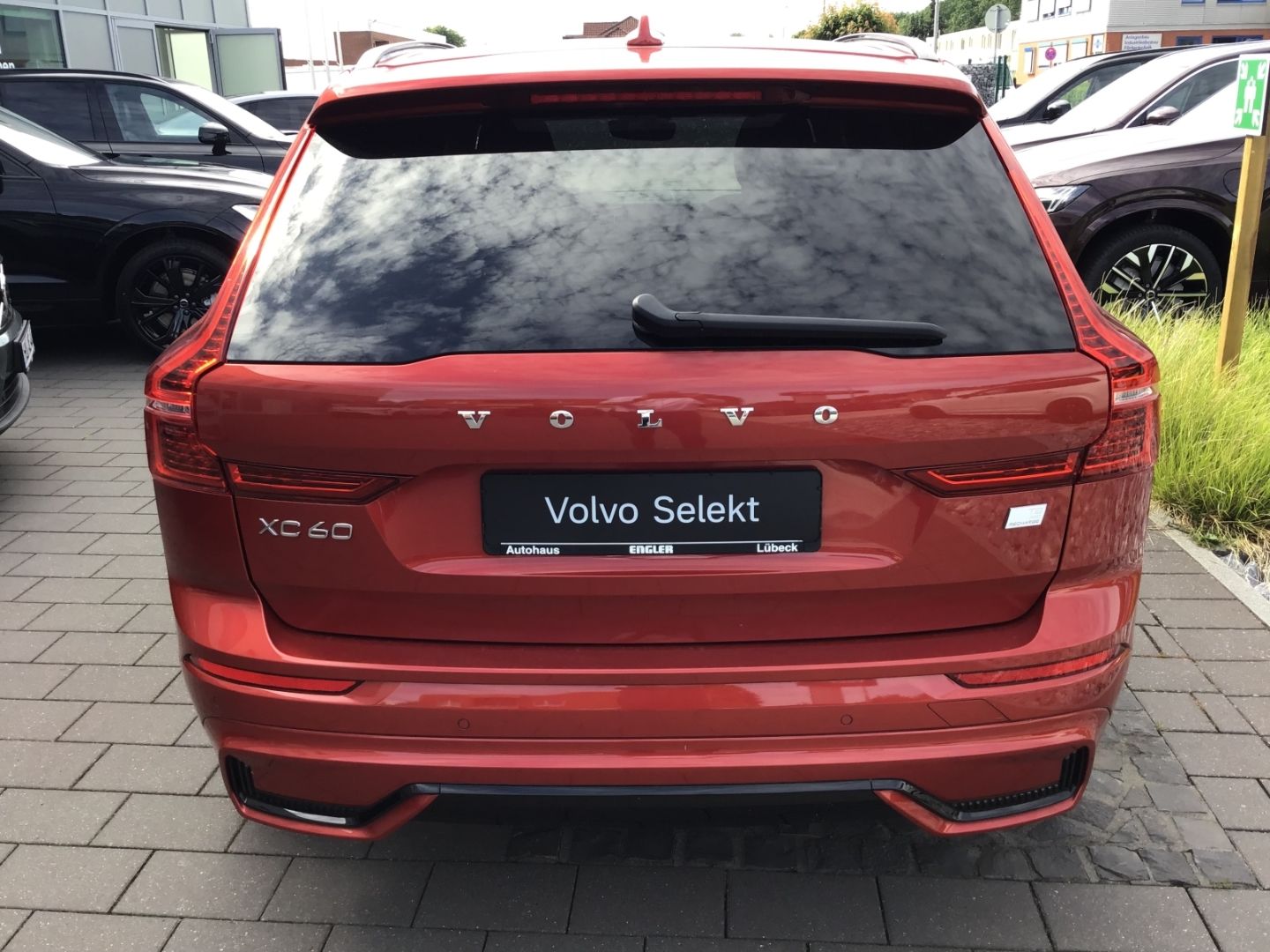 Volvo XC60 T8 Ultimate Dark AWD Stdhzg. AHK 360° Cam