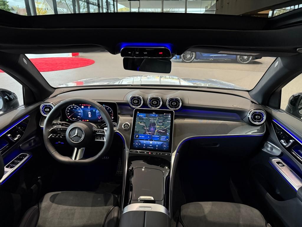 Mercedes-Benz GLC 300 AMG+PANO+AHK+DISTRONIC+KEYL+BURM+DIGI L+