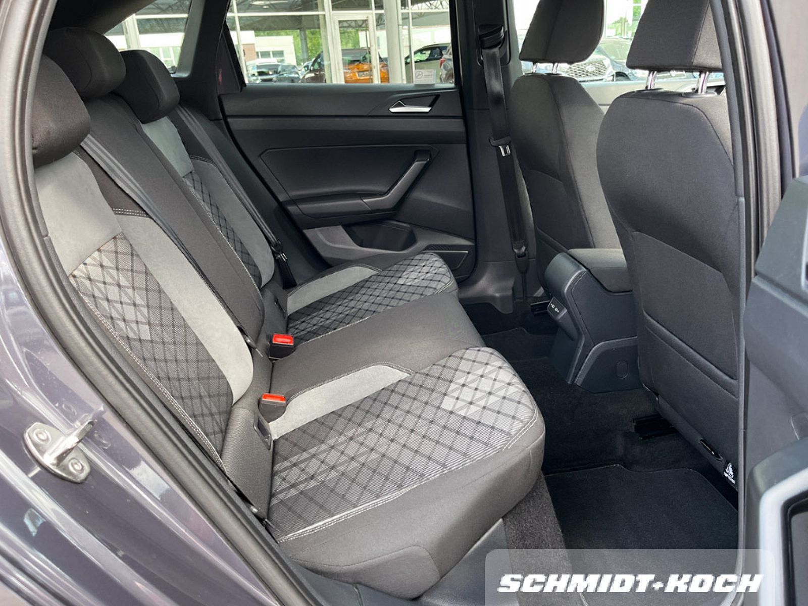 Volkswagen Taigo 1.5 TSI R-Line - Samsaru's Car Outlet