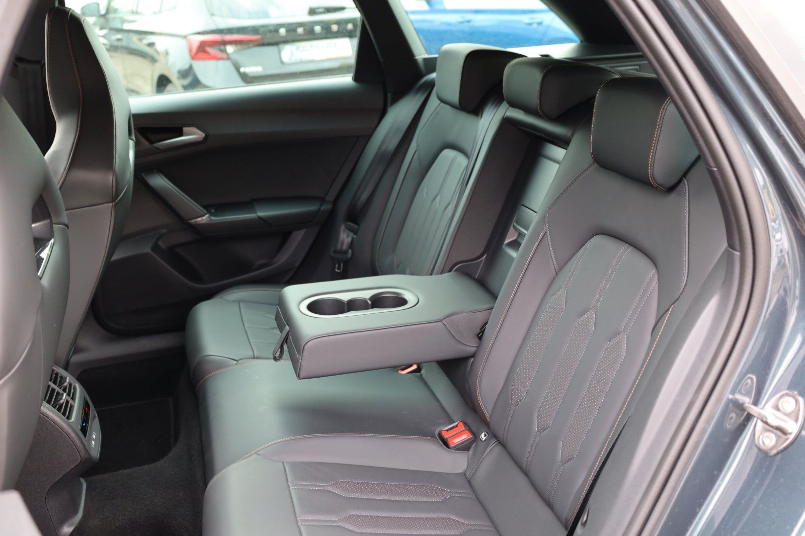 Cupra Sportstourer 2.0 TSI DSG - Samsaru's Car Outlet