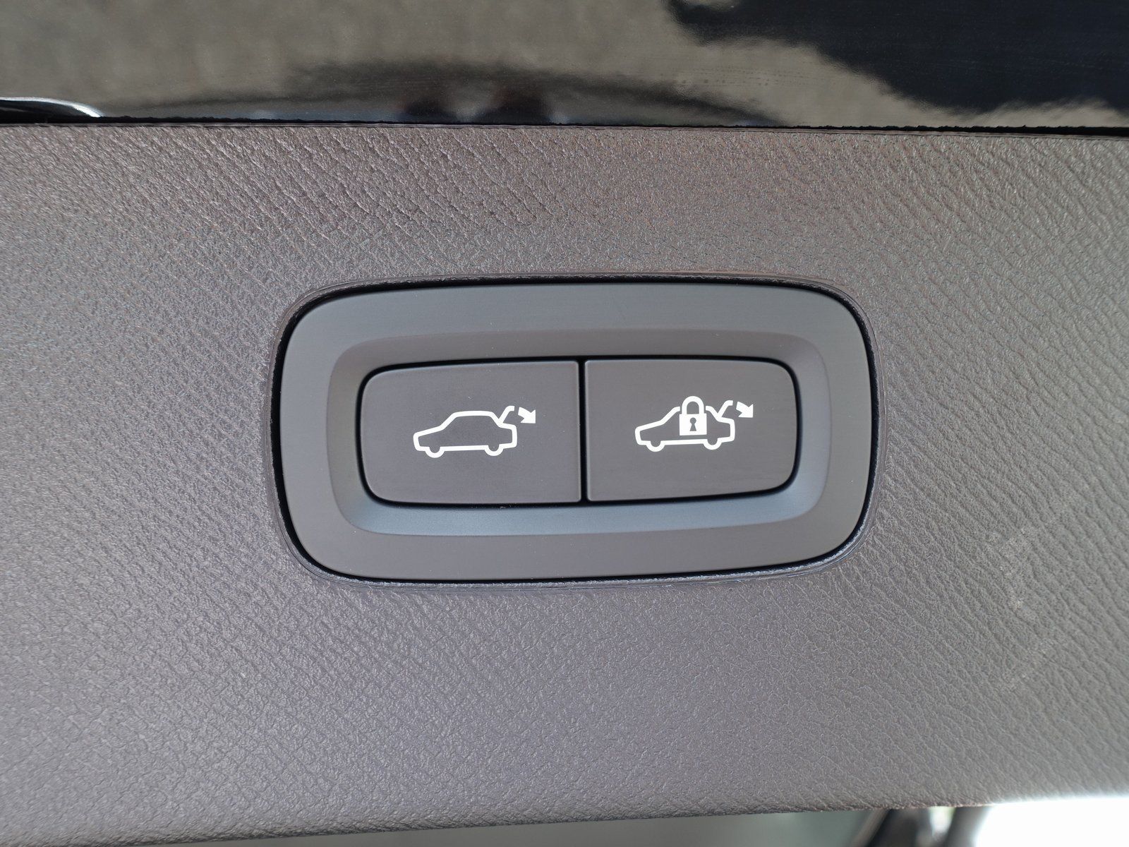 Volvo XC90 Plus Bright T8 Recharge AWD - Samsaru's Car Outlet