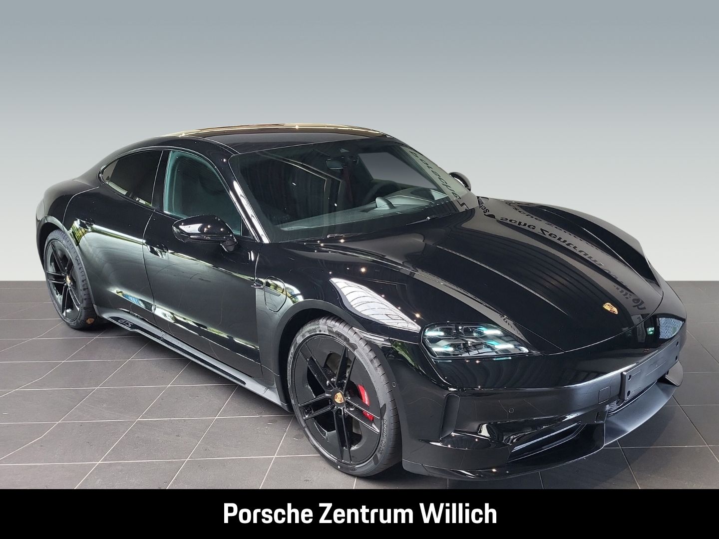 Porsche Taycan GTS HA-Lenkung Active-Ride Head-Up