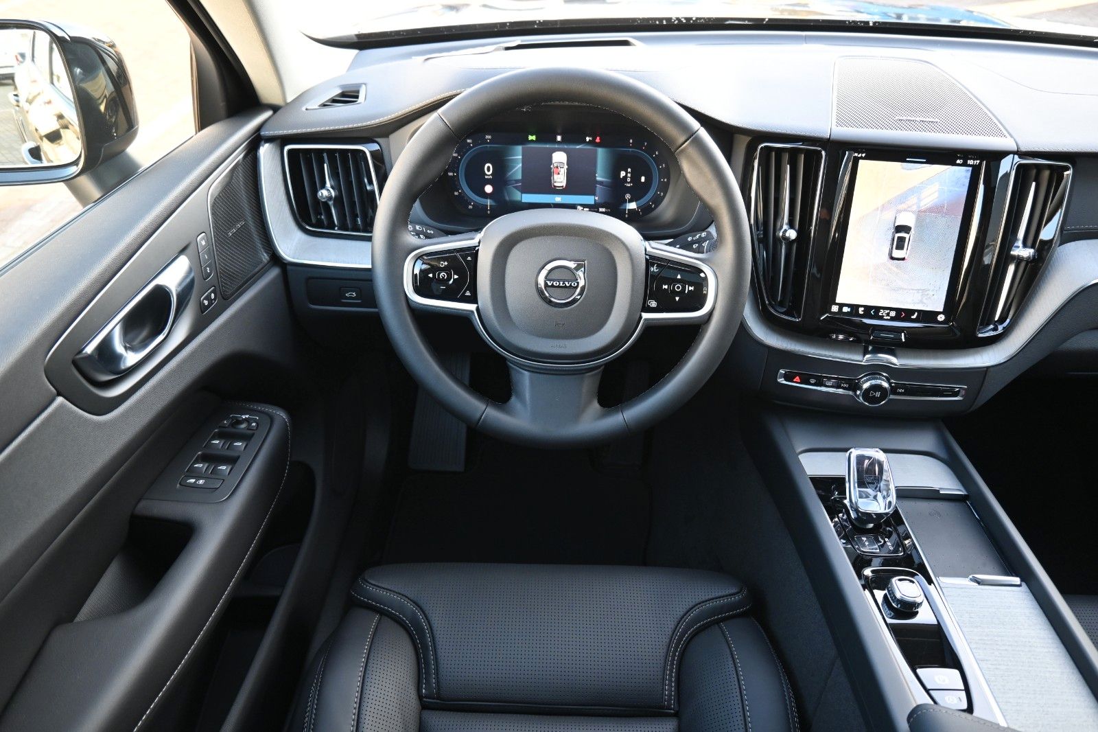 Volvo XC60 B5 AWD Ultra Dark*LUFT*360°*ACC*AHK