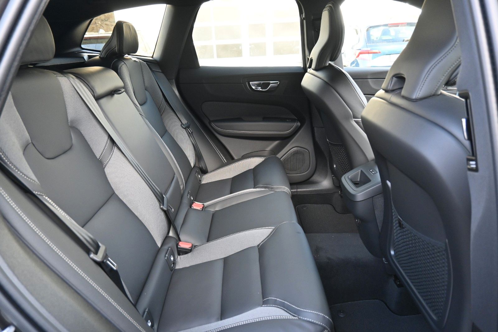 Volvo XC60 B5 AWD Plus Dark*H&K*FSHZG*360°*ACC*AHK