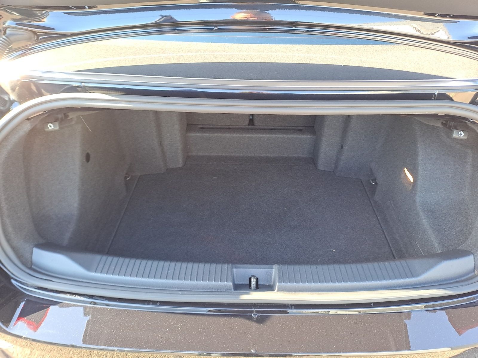 Volkswagen T-Roc R-Line - Samsaru's Car Outlet