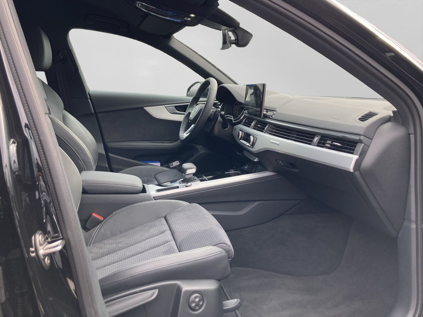 Audi A4 Avant 40 TFSI Q 2x S LINE AHK MATRXI-LED LM19
