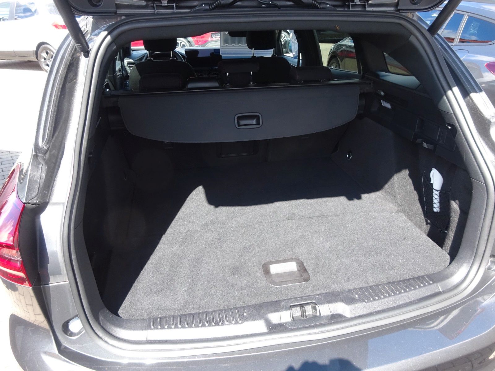 Ford Focus Turnier ST-Line X Autom AHK iACC HuD