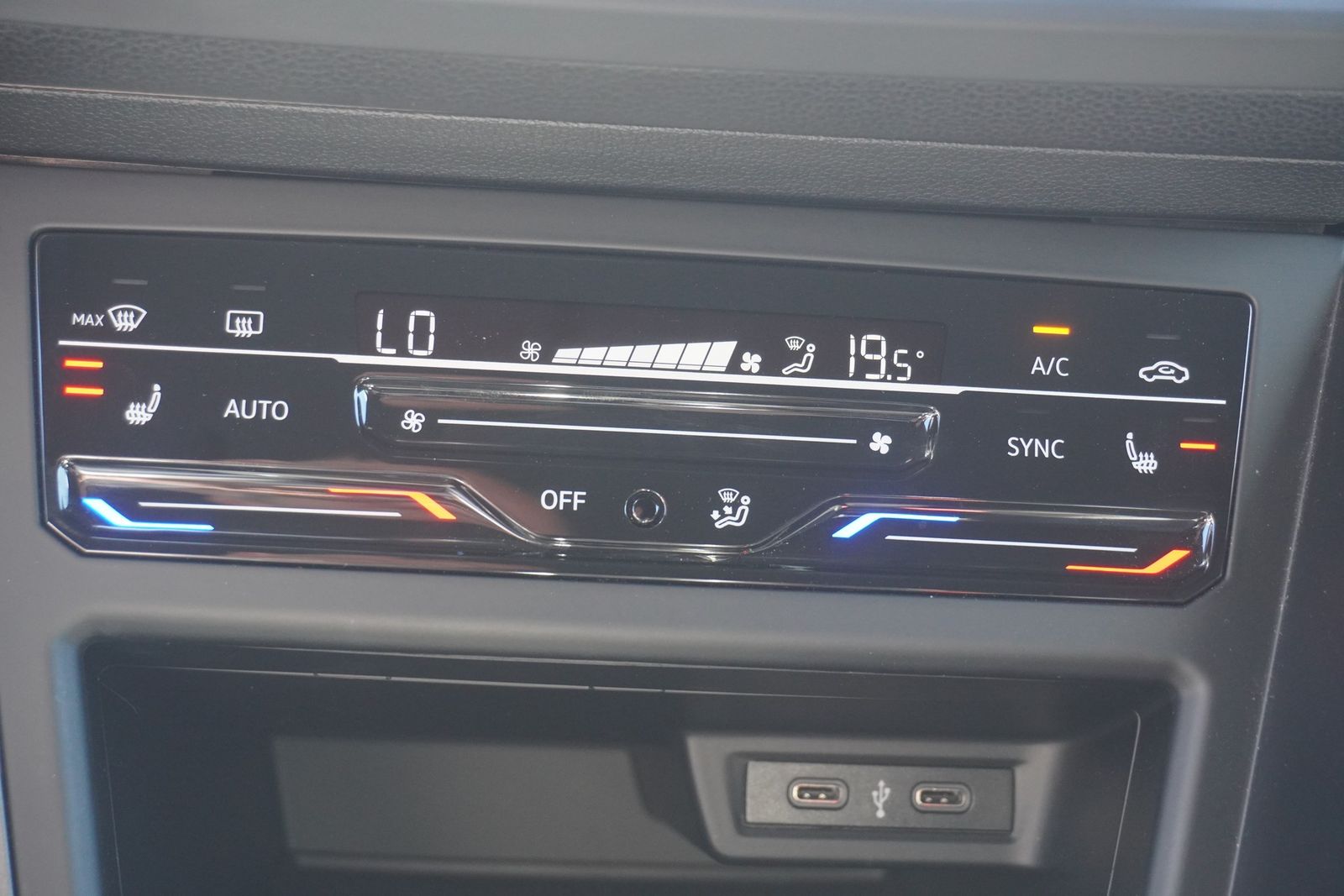 Volkswagen Taigo 1.0 TSI DSG R-Line - Samsaru's Car Outlet