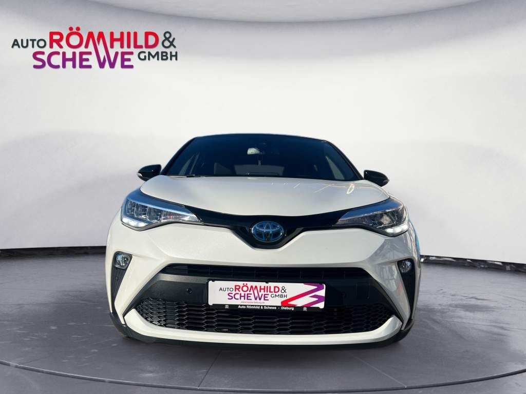 Toyota C-HR Hybrid Style - Samsaru's Car Outlet