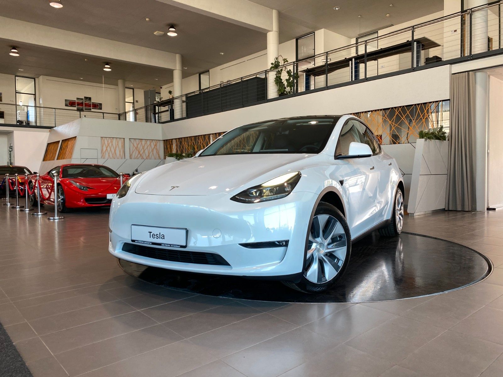 Tesla Model Y AWD Long Range Dual Motor Enh.Autopilot