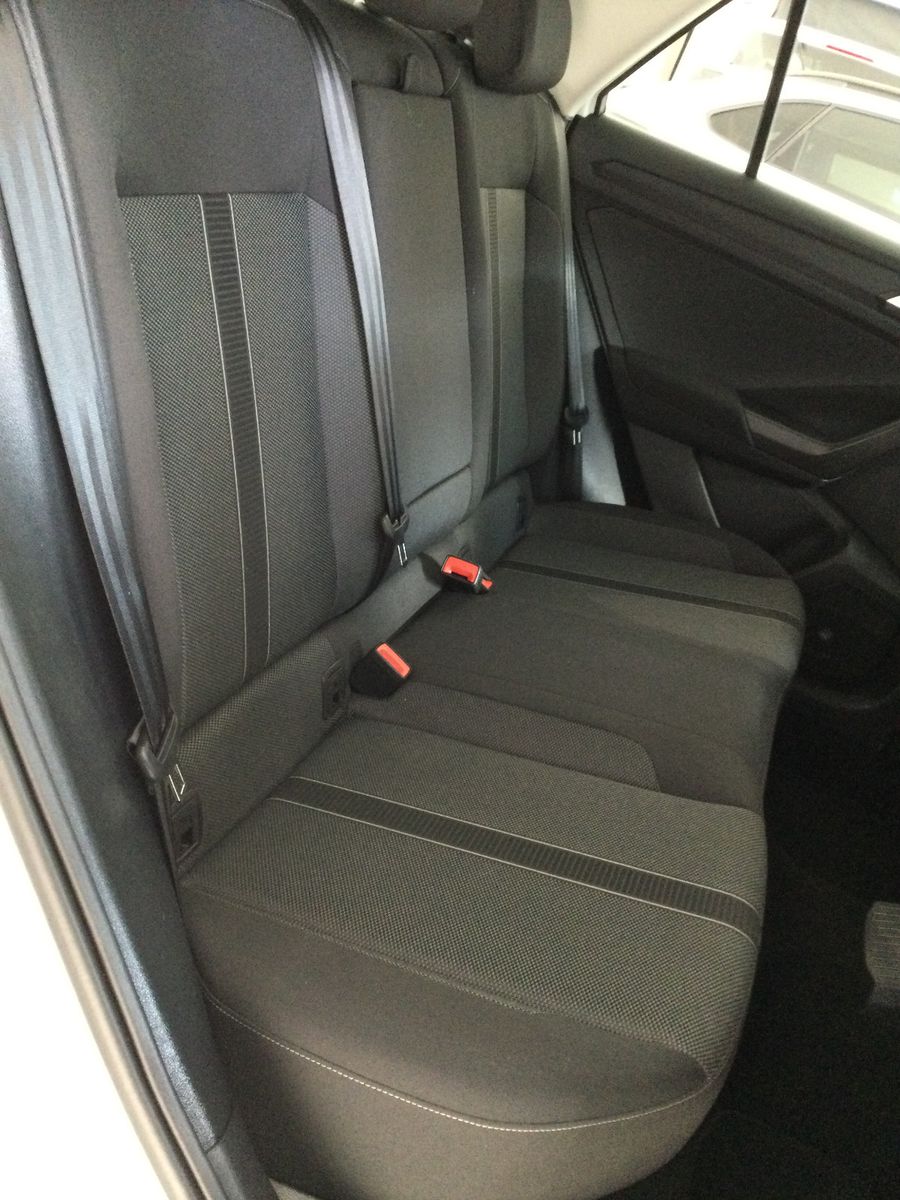 Volkswagen T-Roc Life - Samsaru's Car Outlet