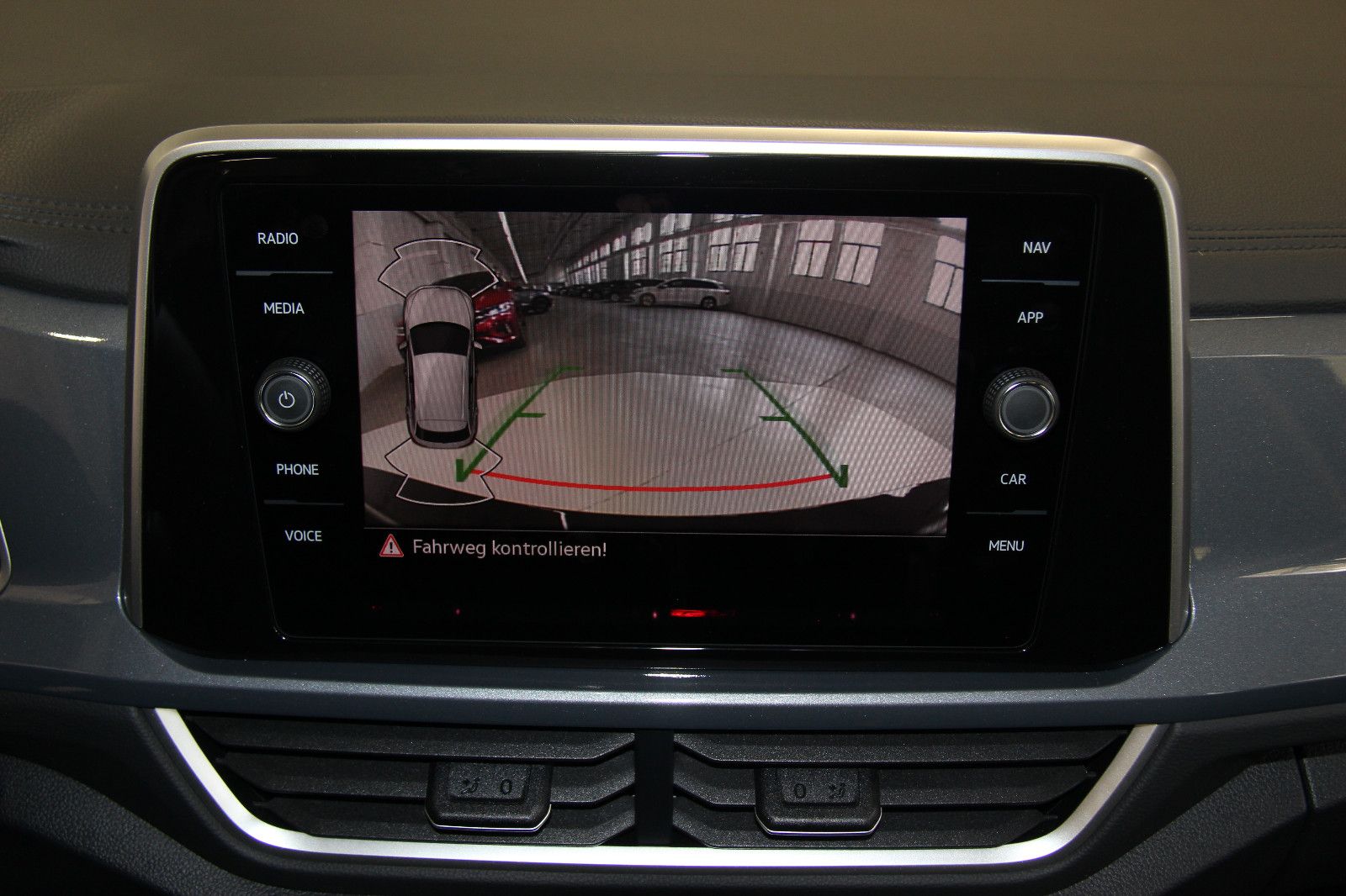 Volkswagen T-Roc Style 1.5 TSI DSG - Samsaru's Car Outlet