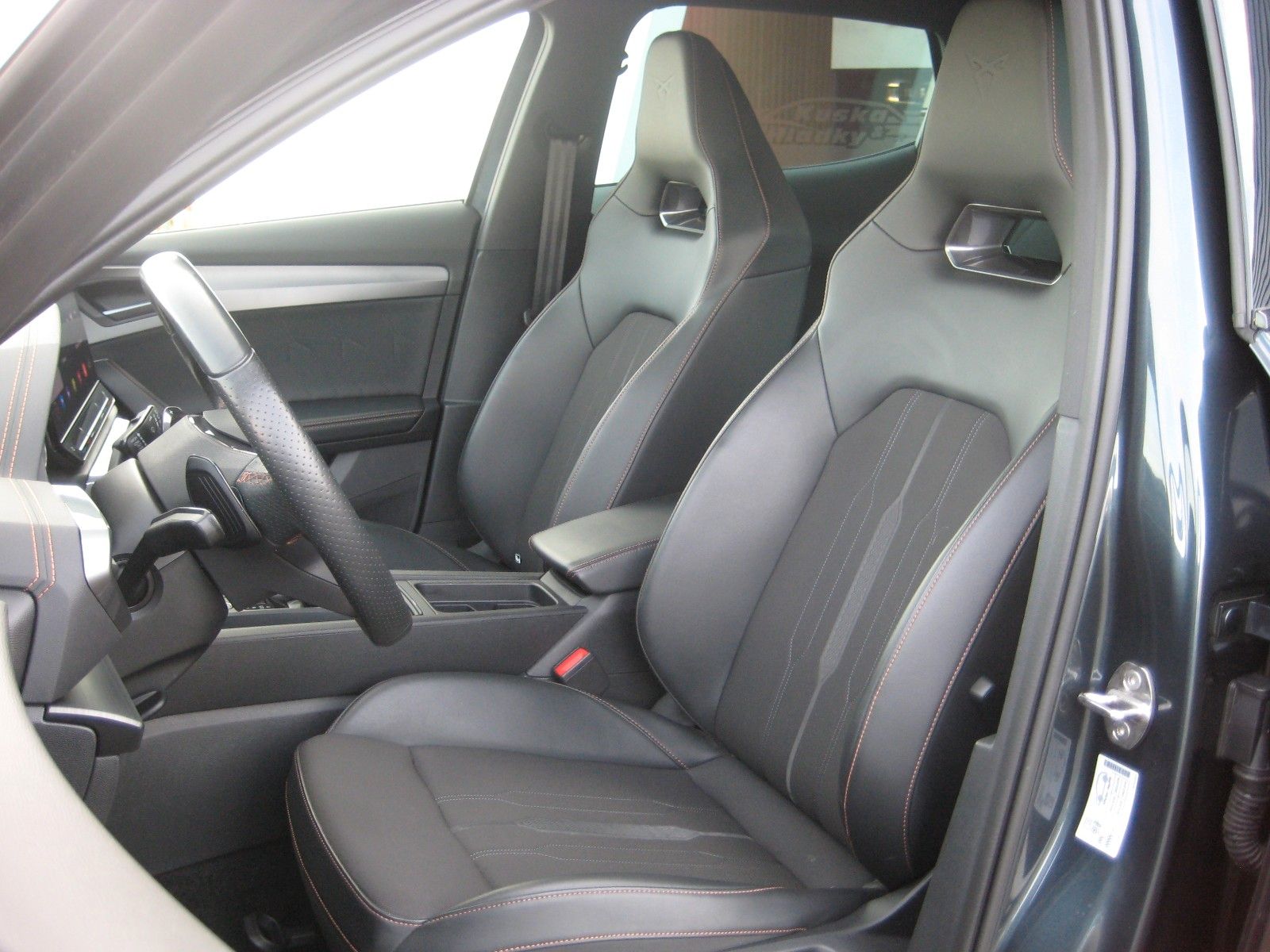 Cupra Formentor VZ 1.4 e-HYBRID DSG/LED/NAVI/SHZ/AHK