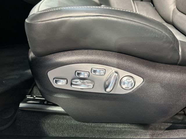 Porsche Macan T - Samsaru's Car Outlet