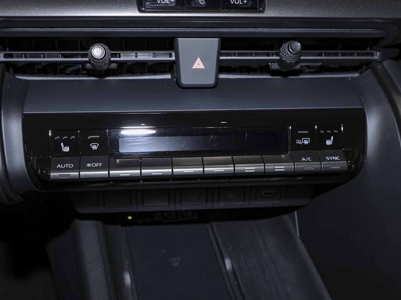 Toyota C-HR 1.8 Hybrid Team Deutschland NAVI SHZ PDC Ca