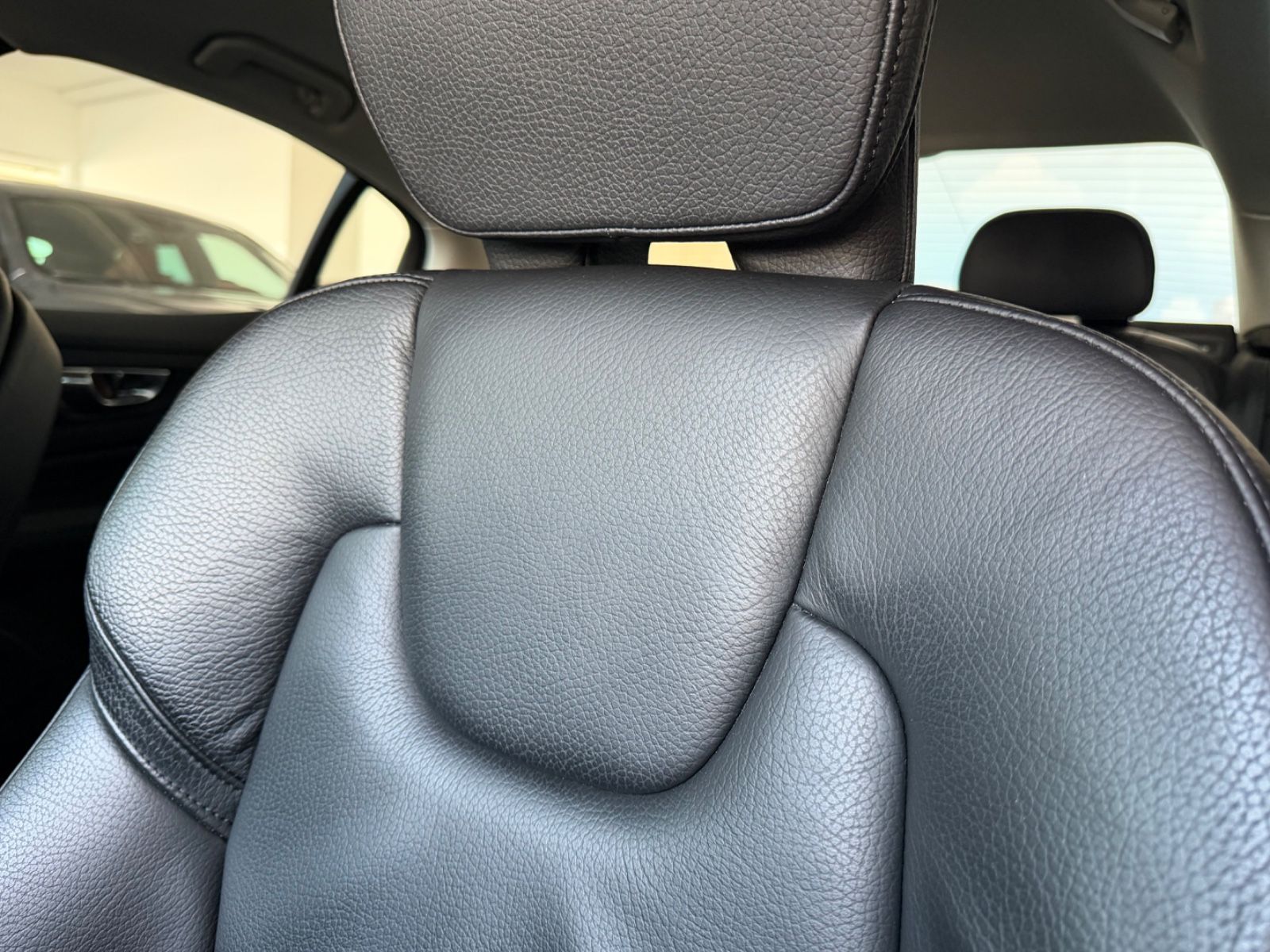 Volvo S60 B4 B INSCRIPTION*LEDER*MEMORY*LED*KEY*NAVI
