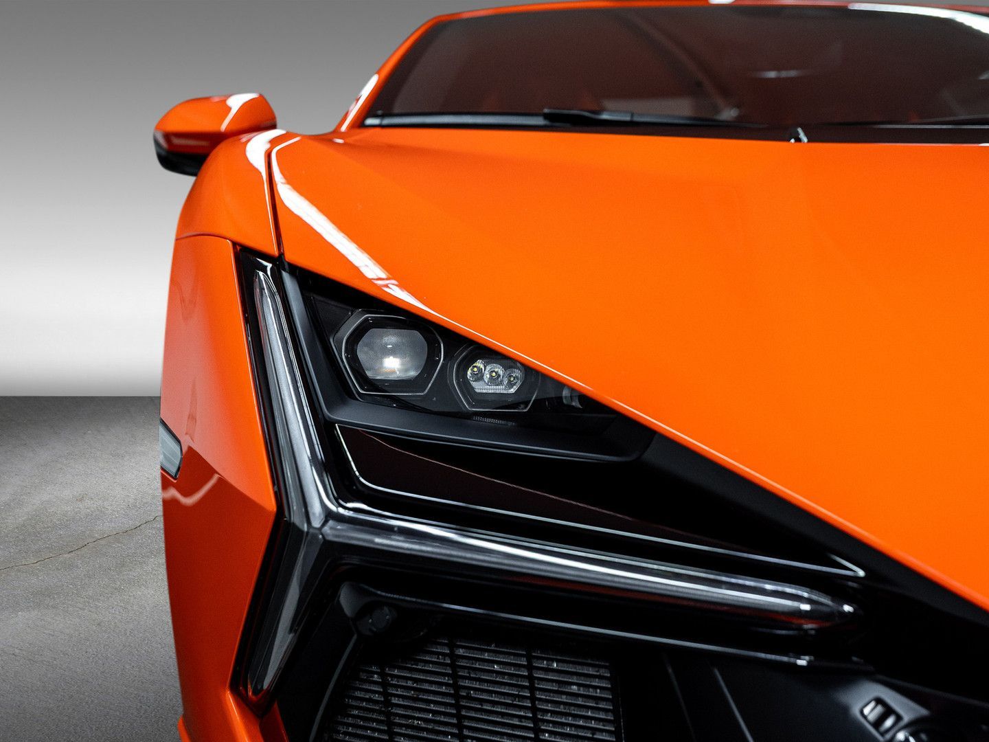 Lamborghini Revuelto - Samsaru's Car Outlet