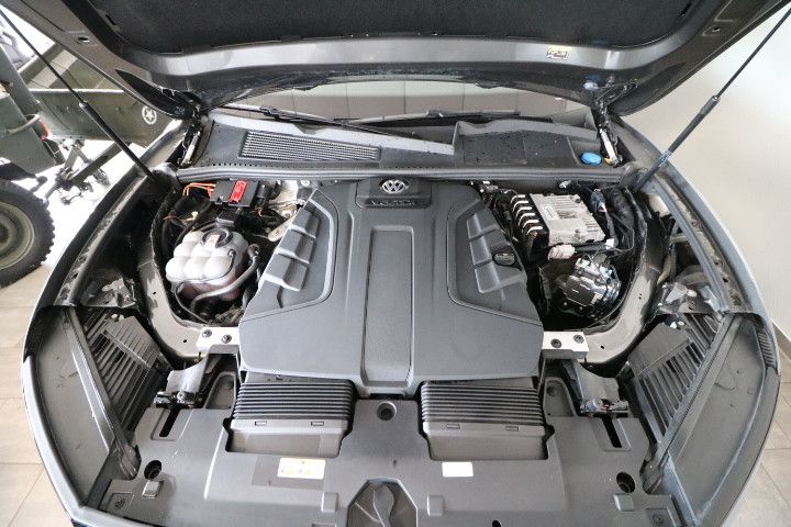 Volkswagen Touareg 3.0 TDI R-Line Black Style Matrix DYNAUD