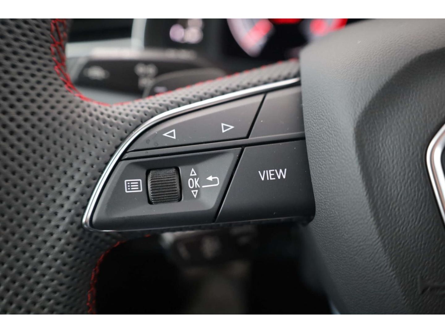 Audi Q7 50 TDI quattro S line LP: 122.810,- /B&O Prem