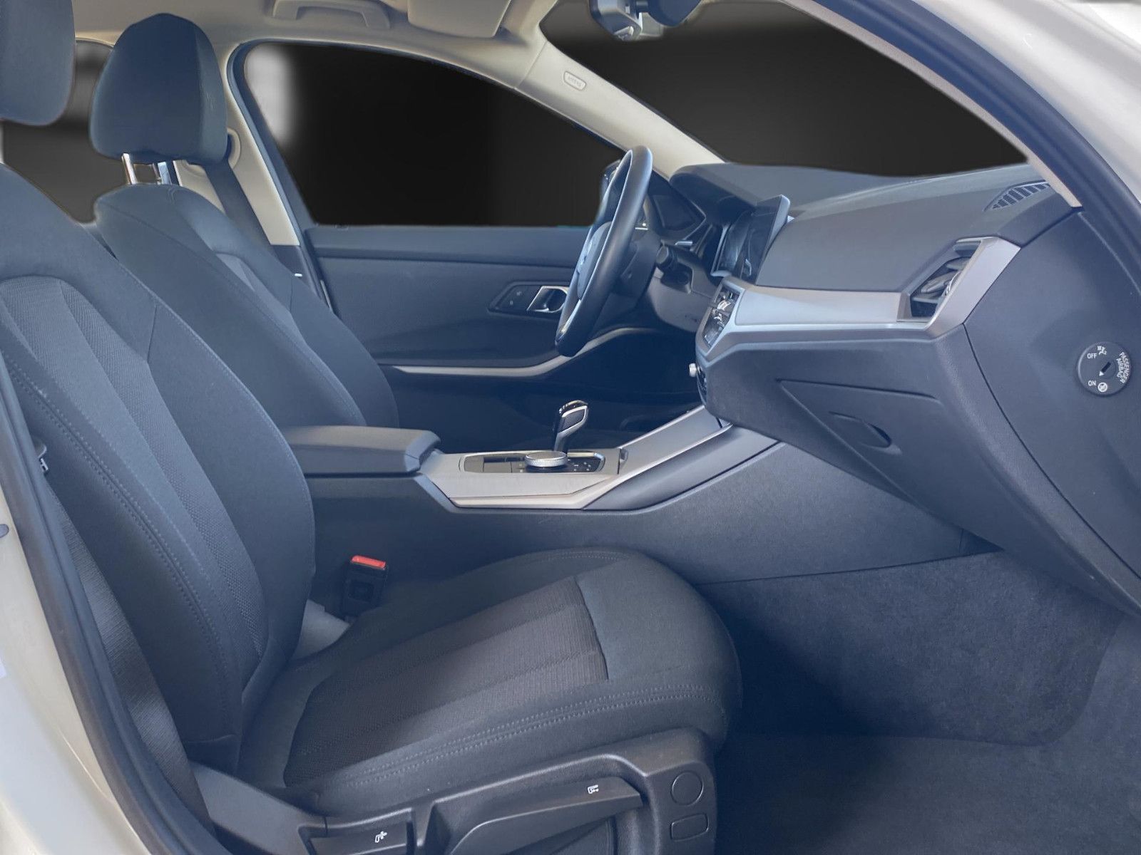 BMW 330 e - Samsaru's Car Outlet