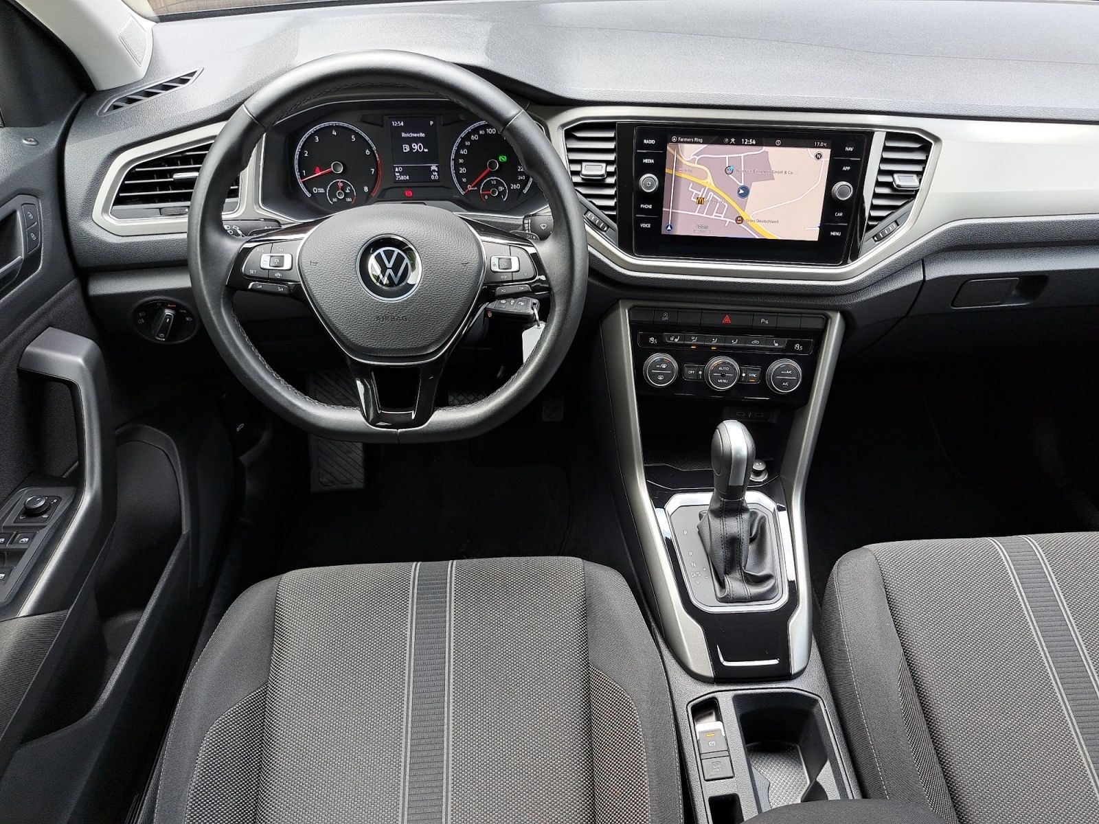 Volkswagen T-Roc Style 1.5 TSI DSG - Samsaru's Car Outlet