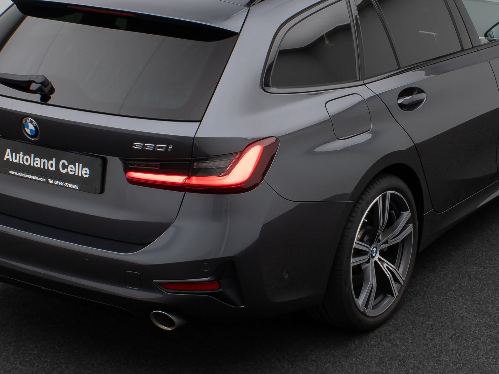 BMW 330i xD SportLine - Samsaru's Car Outlet