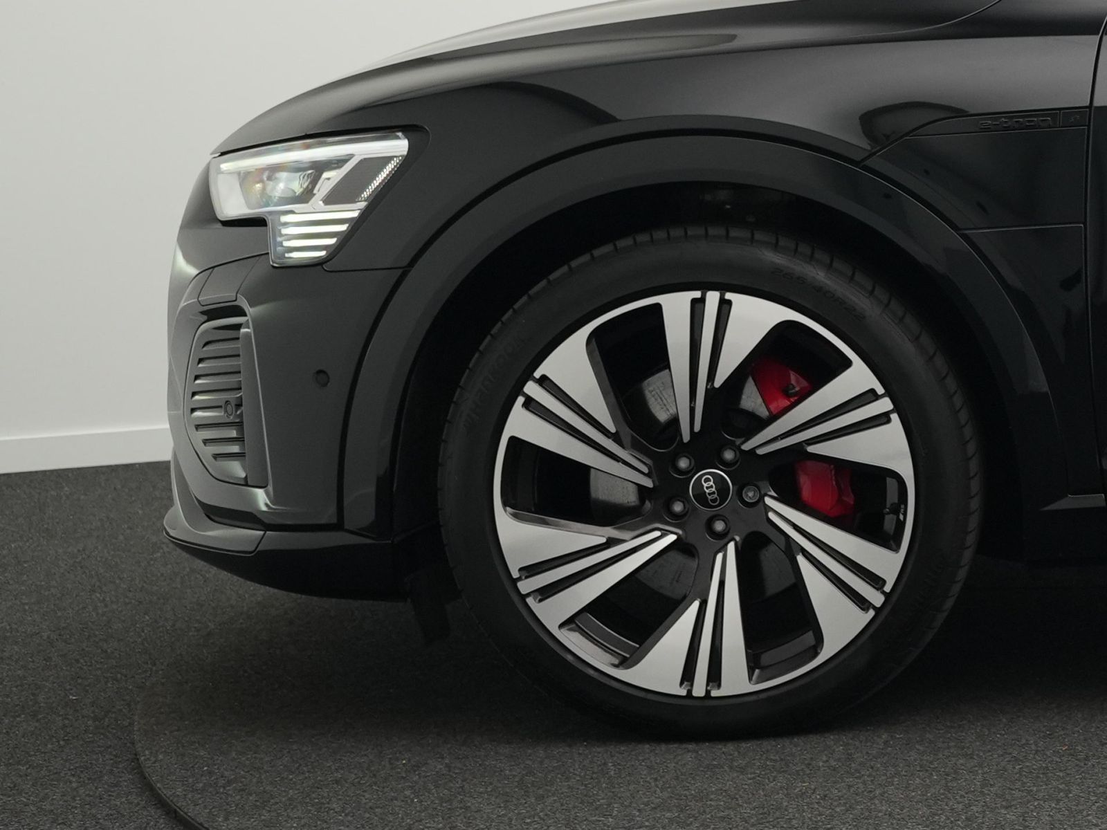 Audi Q8 e-tron S line 55 quattro *Opt.schw*PANO*AHK*