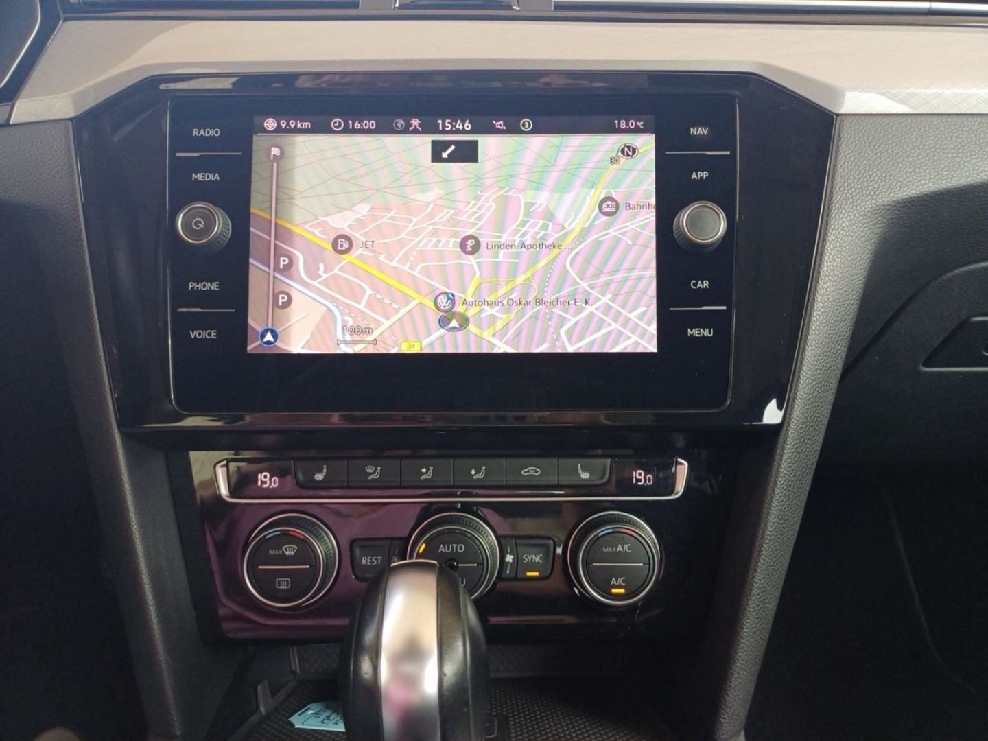 Volkswagen Passat 2.0 TSI Business - Samsaru's Car Outlet