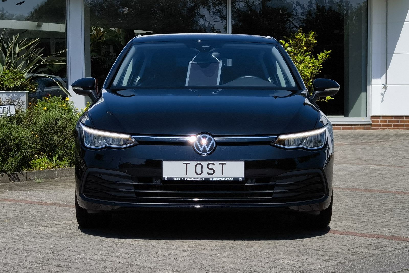 Volkswagen Golf Life 1.5 TSI - Samsaru's Car Outlet
