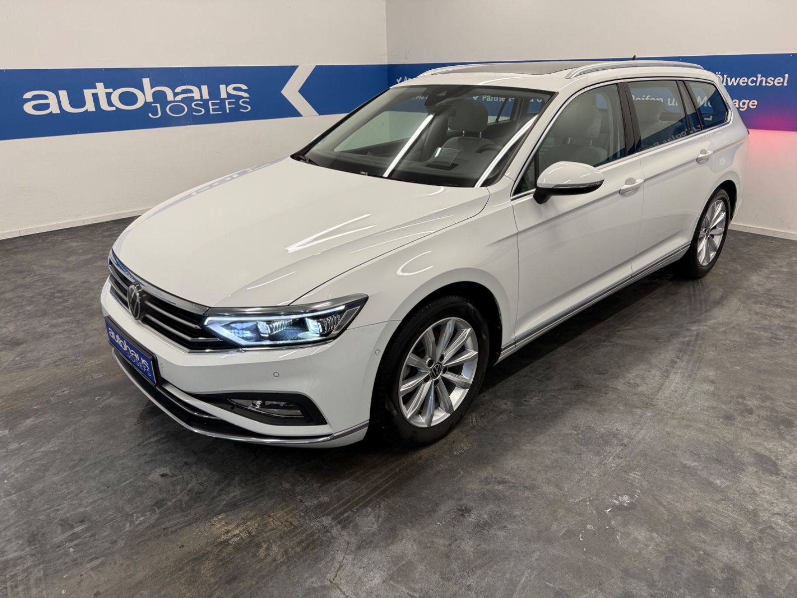 Volkswagen Passat Elegance 1.5 TSI - Samsaru's Car Outlet