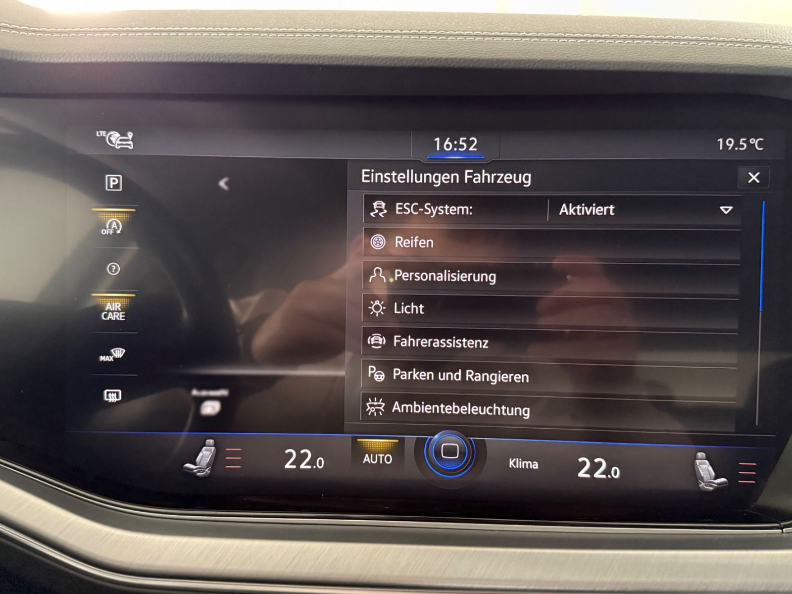 Volkswagen Touareg R-Line 4Motion - Samsaru's Car Outlet