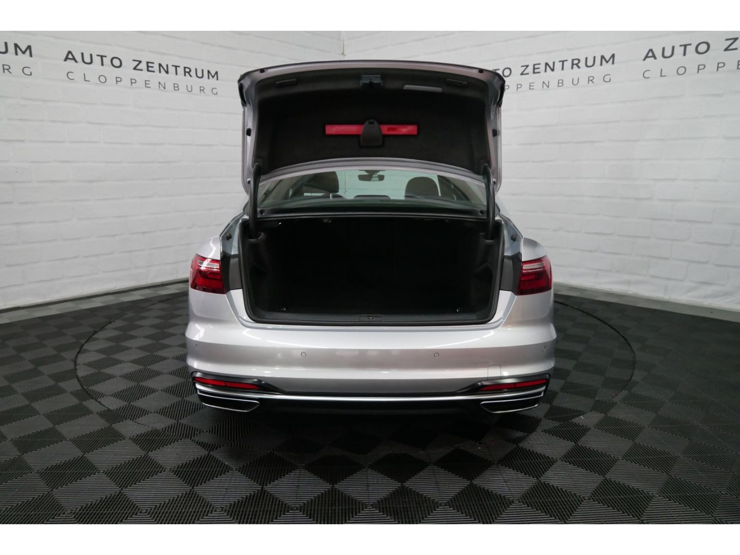 Audi A4 50 TDI q S line LED+Navi+Leder+Sportsitze+19'