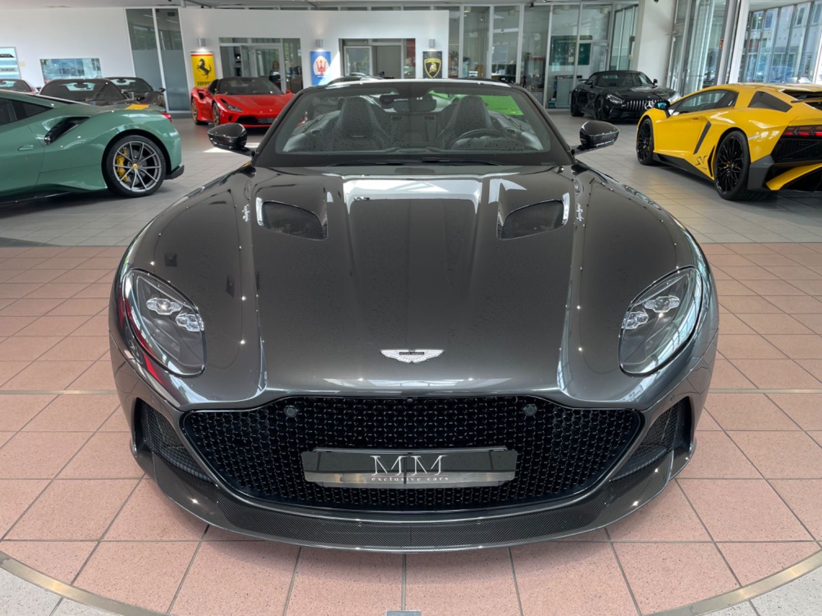 Aston Martin DBS V12 Superleggera Volante