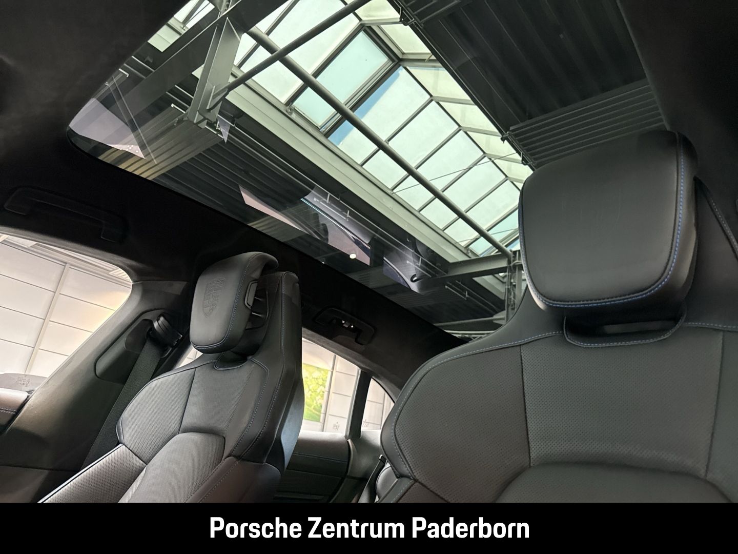 Porsche Taycan Turbo S Cross Turismo Burmester Panorama