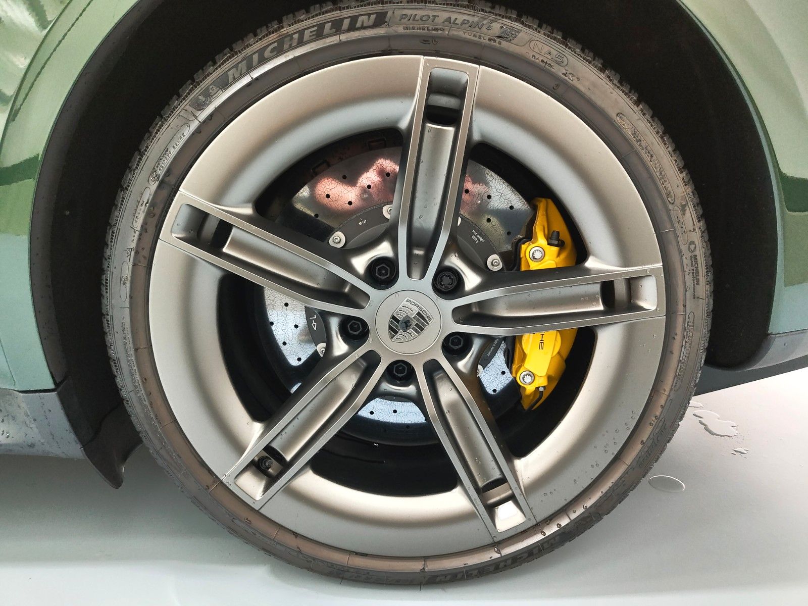 Porsche Taycan Turbo S Pano ActiveRide HUD UPE 247.250€