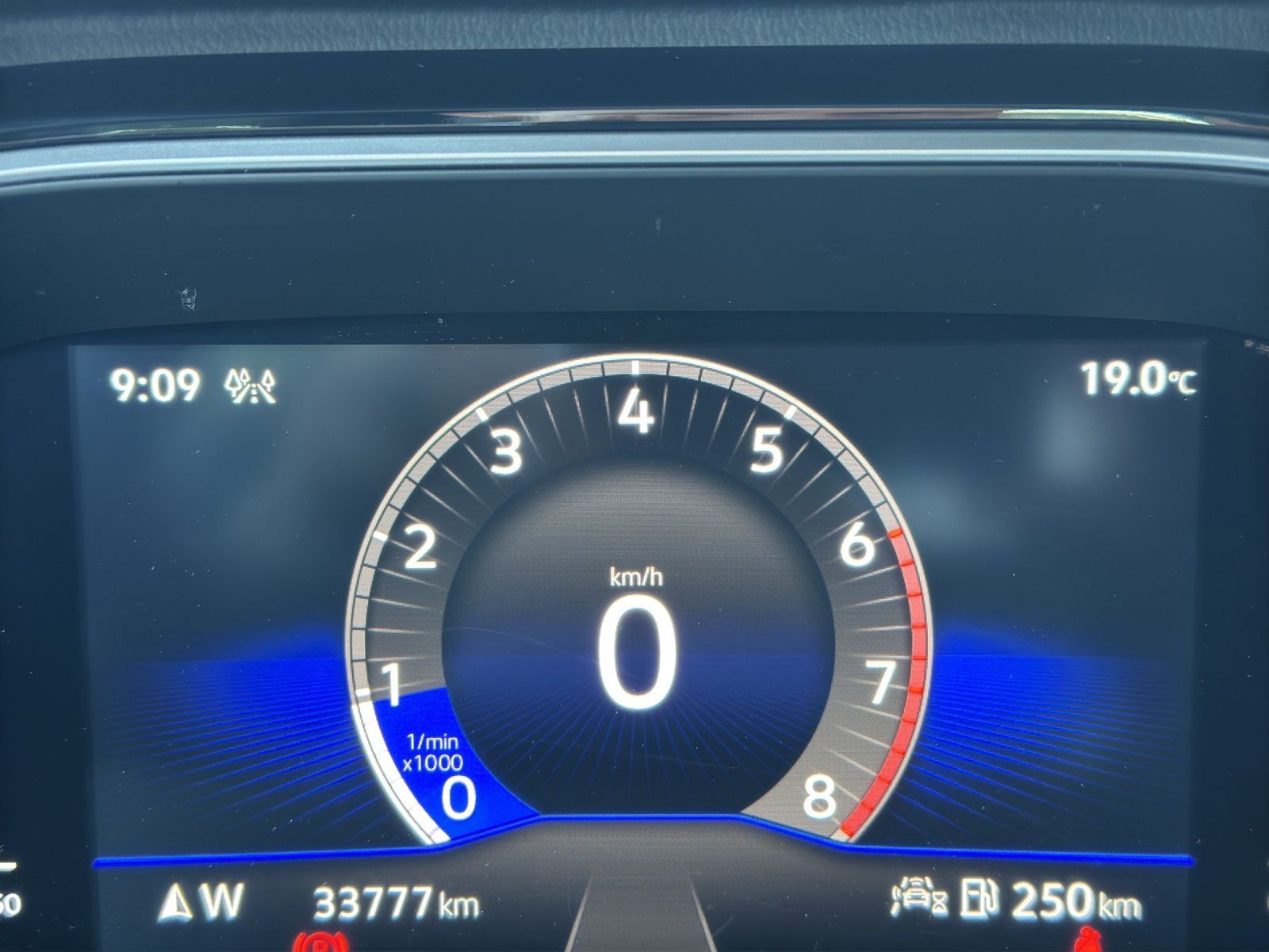 Volkswagen T-Roc R-Line 1.5 TSI PLUS - Samsaru's Car Outlet