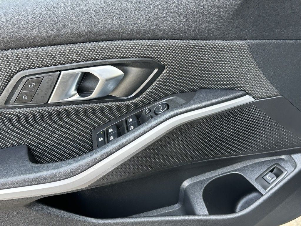BMW 320 d Touring LCI xDrive - Samsaru's Car Outlet