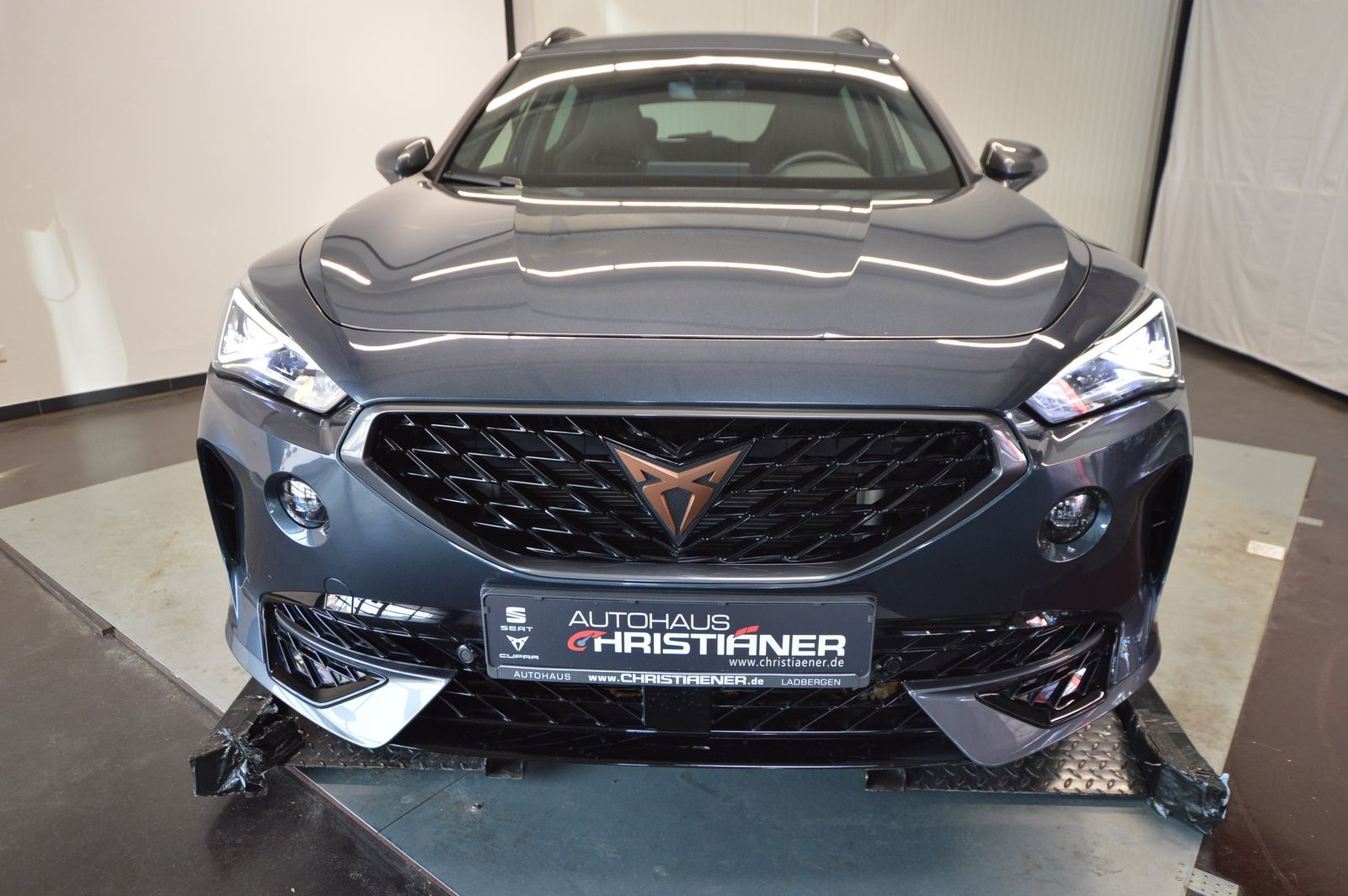 Cupra Formentor VZ 1.4 e-HYBRID - Samsaru's Car Outlet