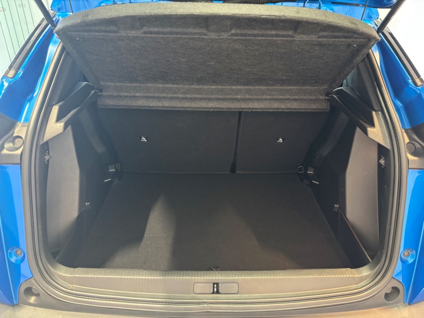 Peugeot 2008 e- Active - Samsaru's Car Outlet