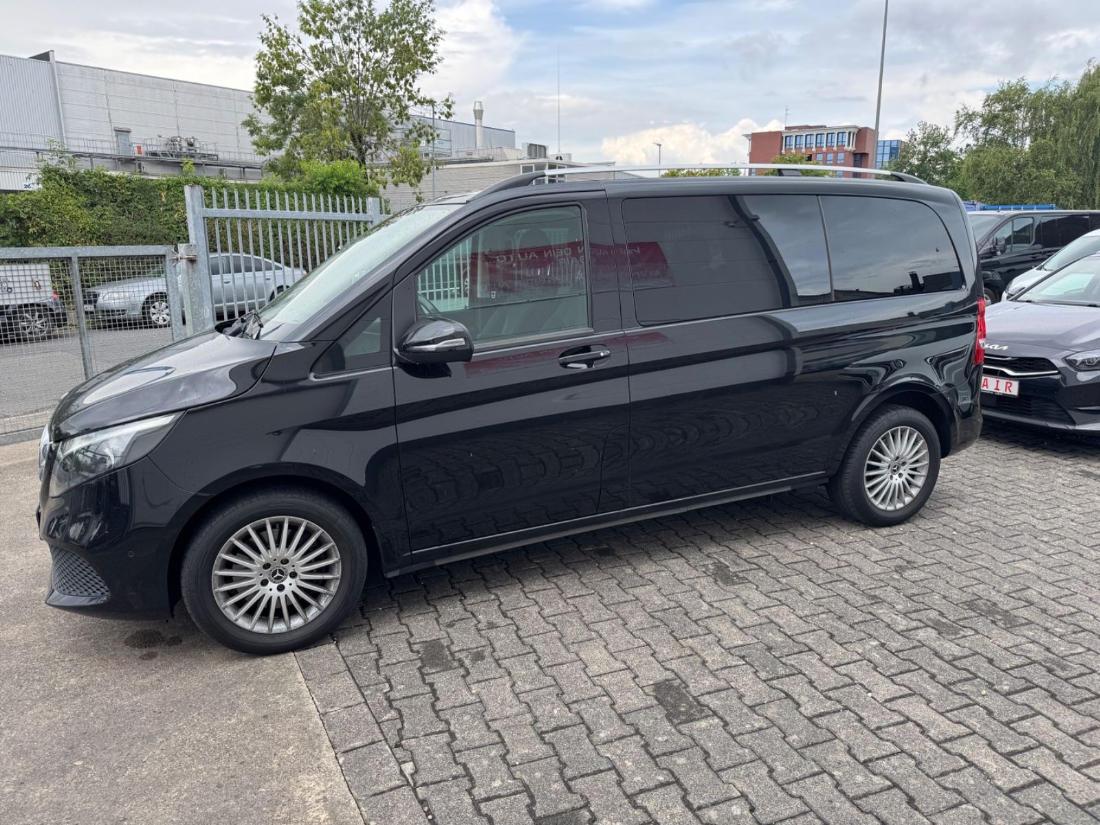 Mercedes-Benz V 250 - Samsaru's Car Outlet