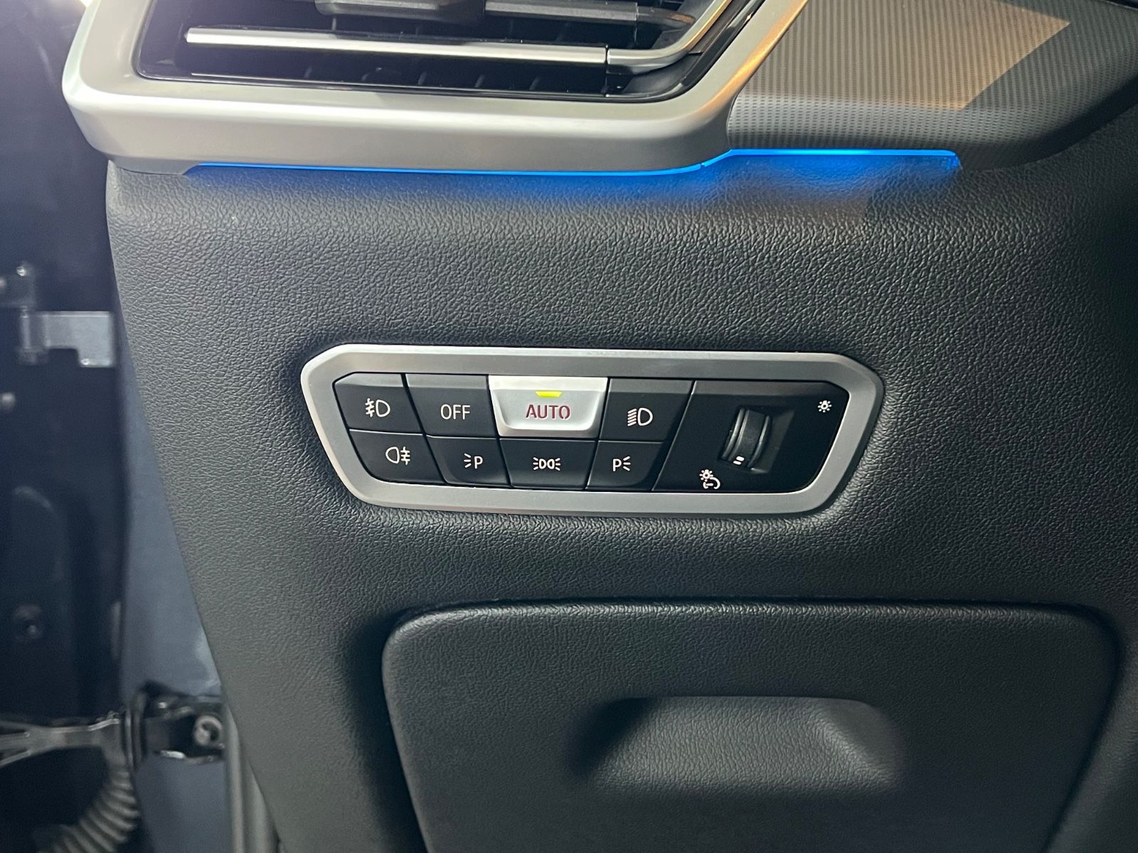BMW X5 xDrive 45e AHK+HaKa+ACC+HuD+4Z+Pano+Park+LED