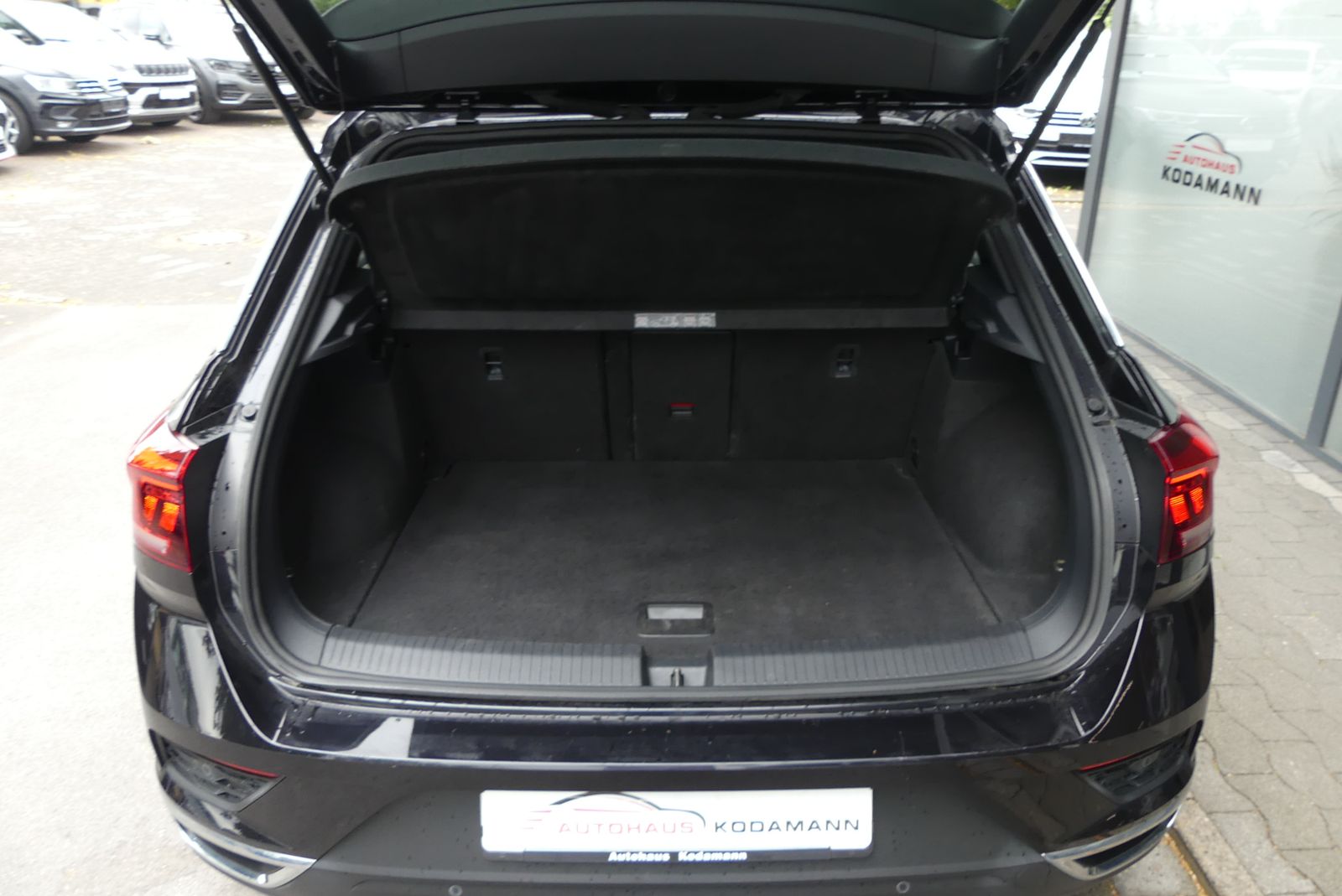 Volkswagen T-Roc Sport 4Motion - Samsaru's Car Outlet