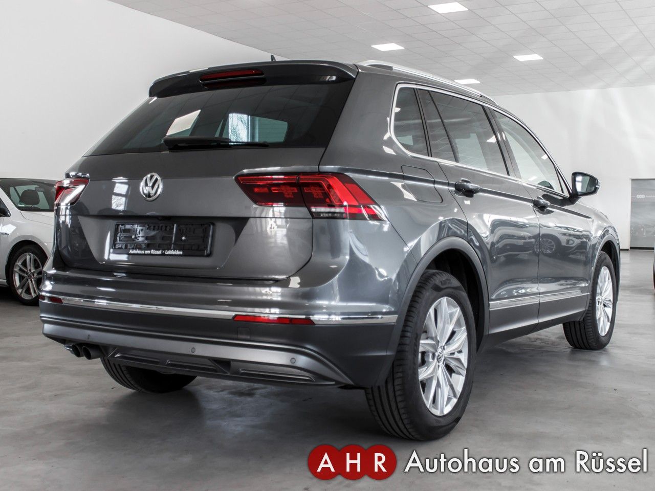 Volkswagen Tiguan Highline 2.0 TDI 4Motion - Samsaru's Car Outlet