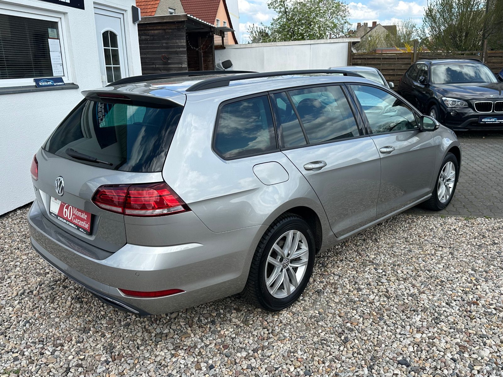 Volkswagen Golf VII Variant Comfortline DSG - Samsaru's Car Outlet