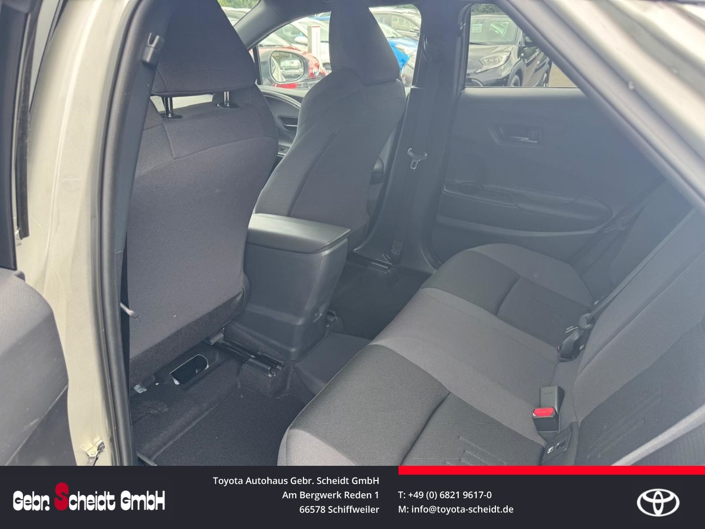 Toyota C-HR Plug-In Hybrid FWD Team D  Elektr. Heckkl L