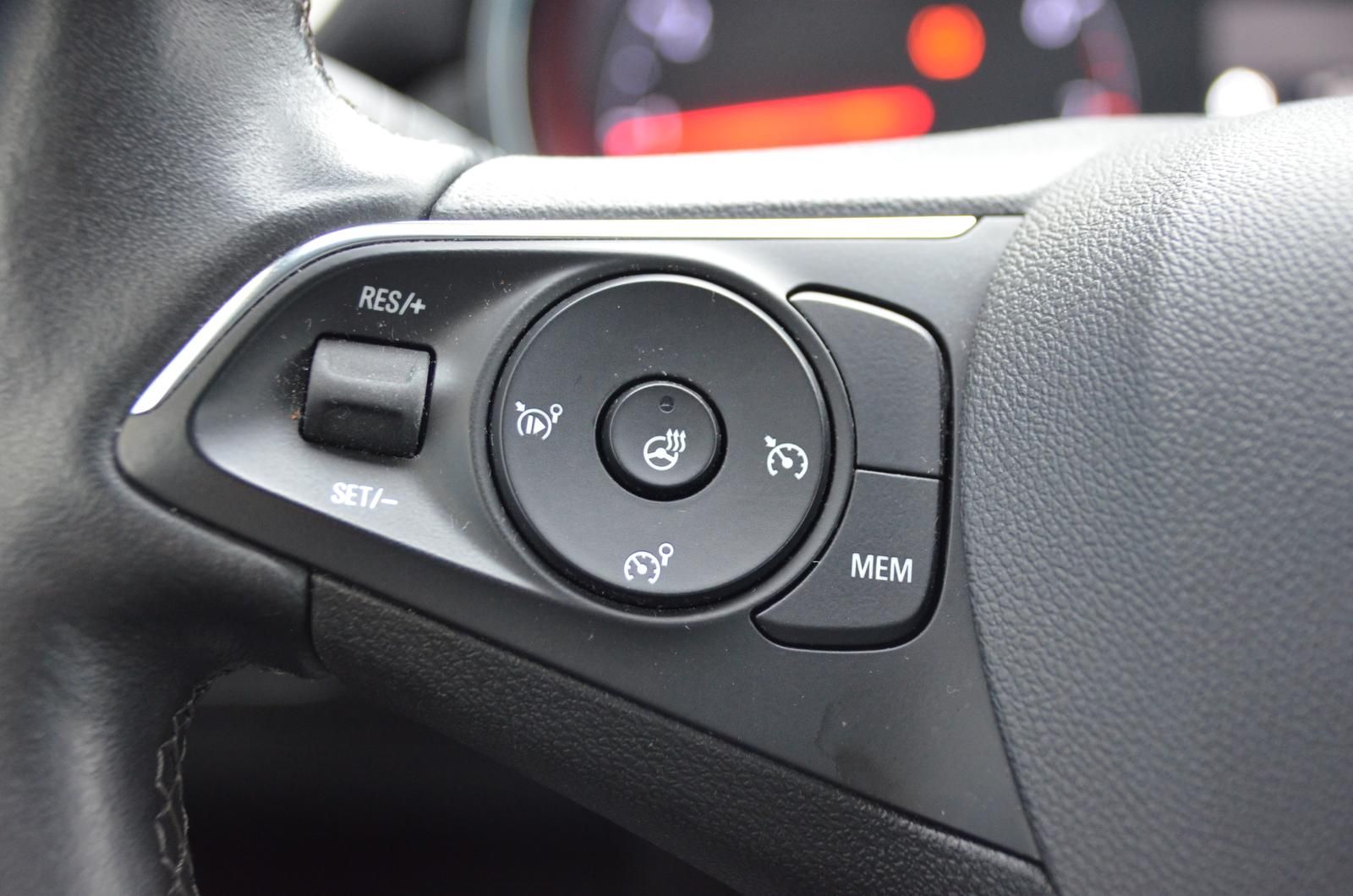 Opel Crossland - Samsaru's Car Outlet